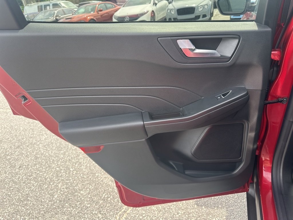 2024 Ford Escape ST-Line photo 23