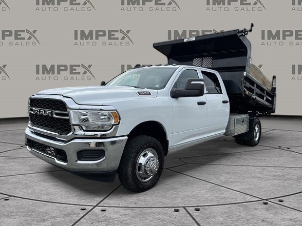 2023 Ram 3500 Tradesman photo 3