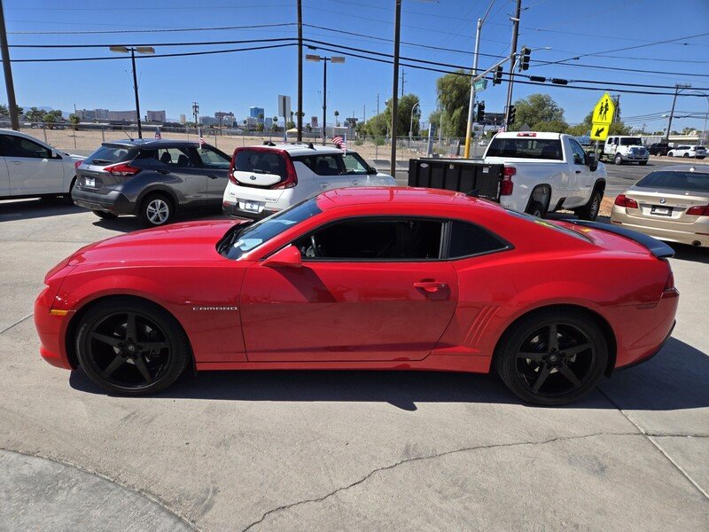 2015 Chevrolet Camaro 1LT photo 2