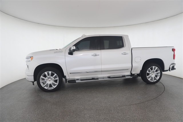 2023 Chevrolet Silverado 1500 High Country photo 2