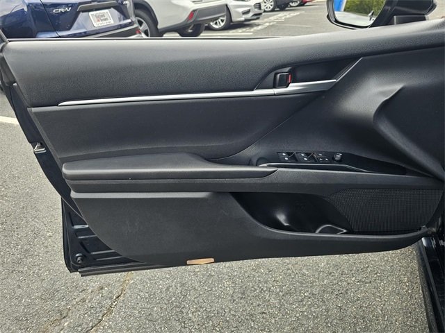 2018 Toyota Camry SE photo 18