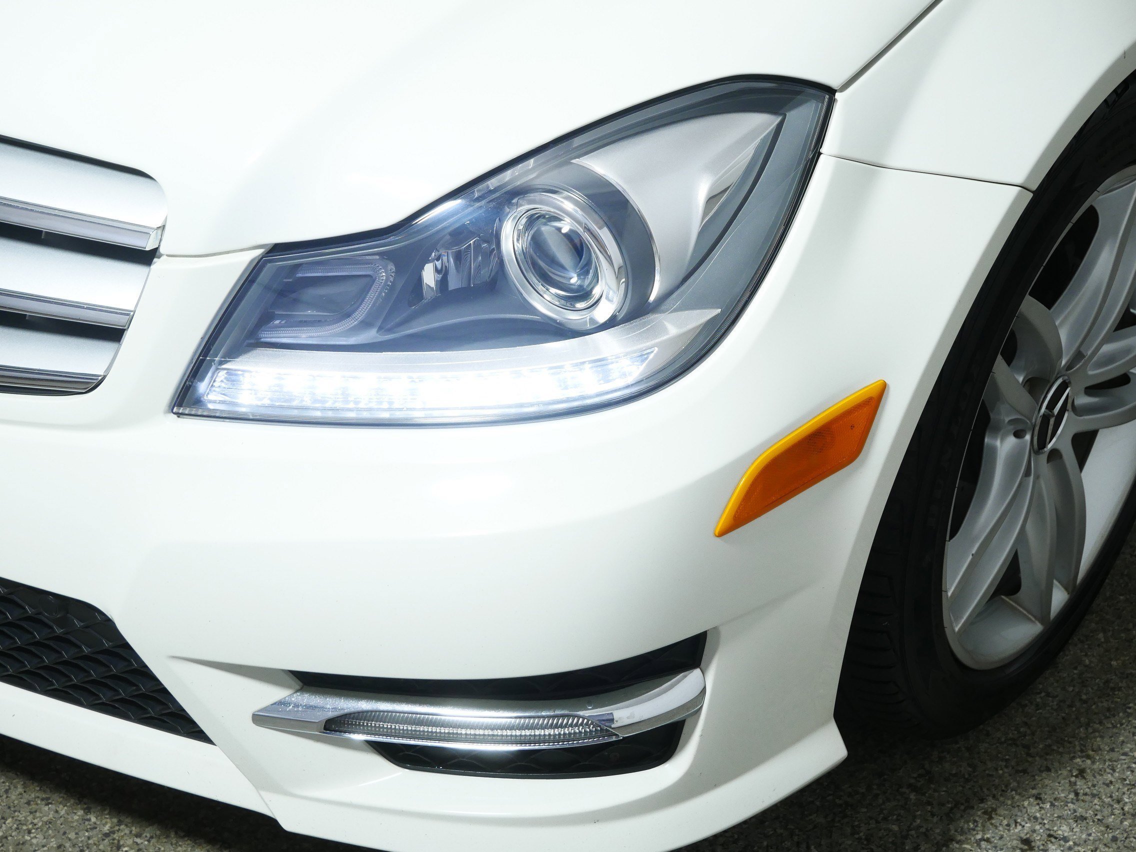 2012 Mercedes Benz C 300 Luxury photo 14