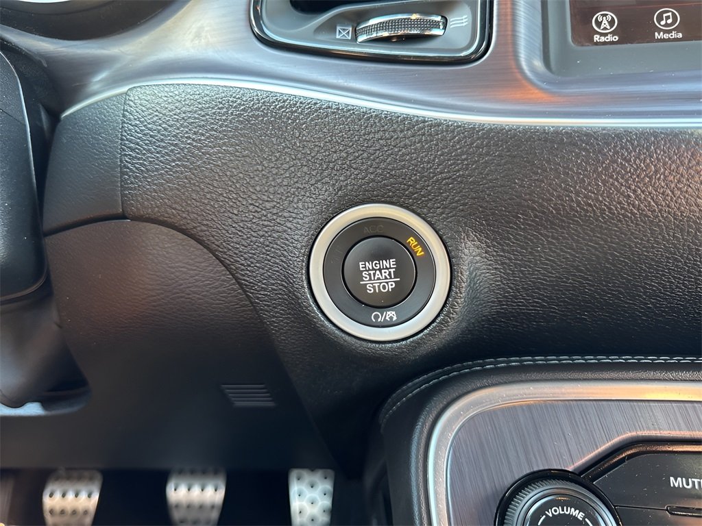 2018 Dodge Challenger R/T photo 19