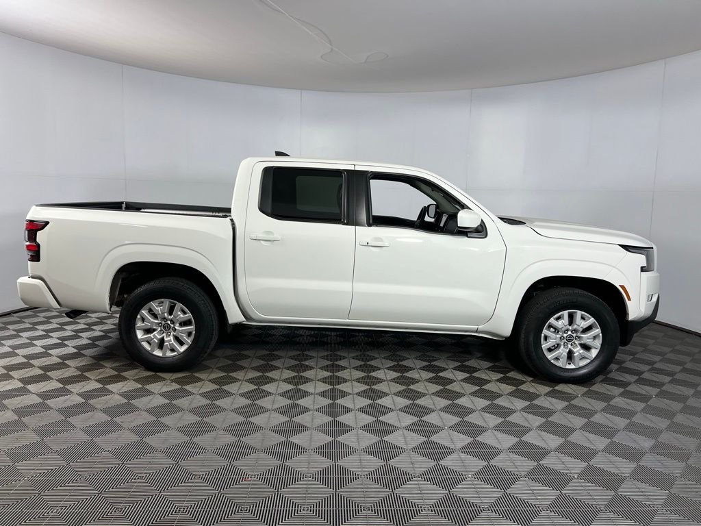 2024 Nissan Frontier SV photo 3