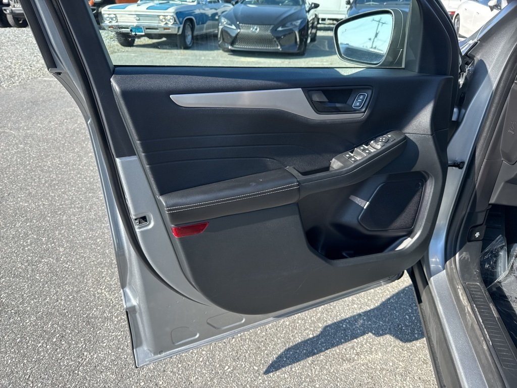 2022 Ford Escape SE photo 25