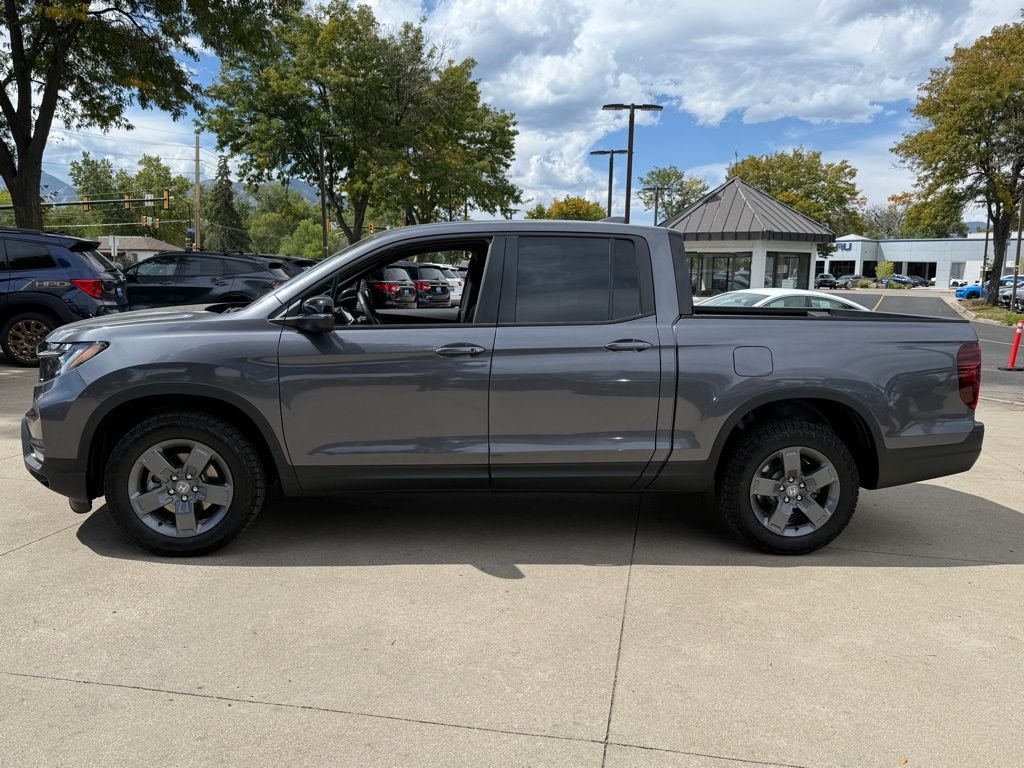 2025 Honda Ridgeline TrailSport photo 2