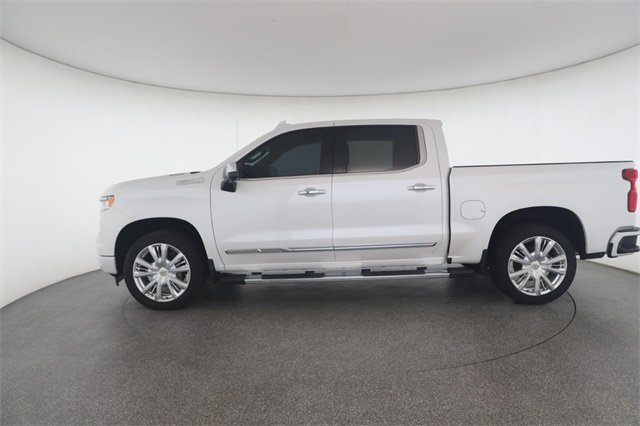 2023 Chevrolet Silverado 1500 High Country photo 3