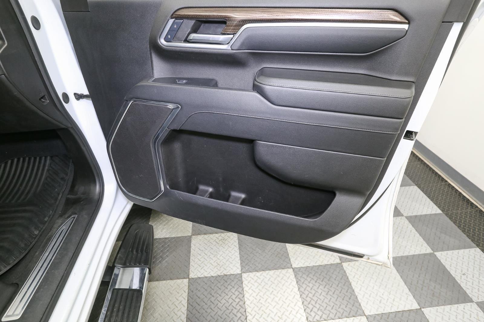 2024 Chevrolet Silverado 3500HD LT photo 16
