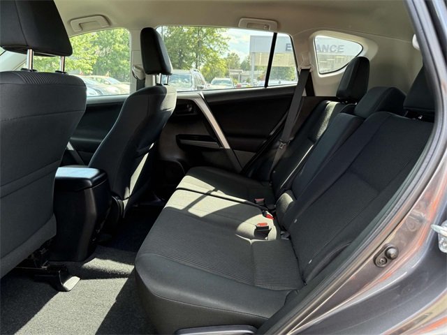 2017 Toyota RAV4 LE photo 14