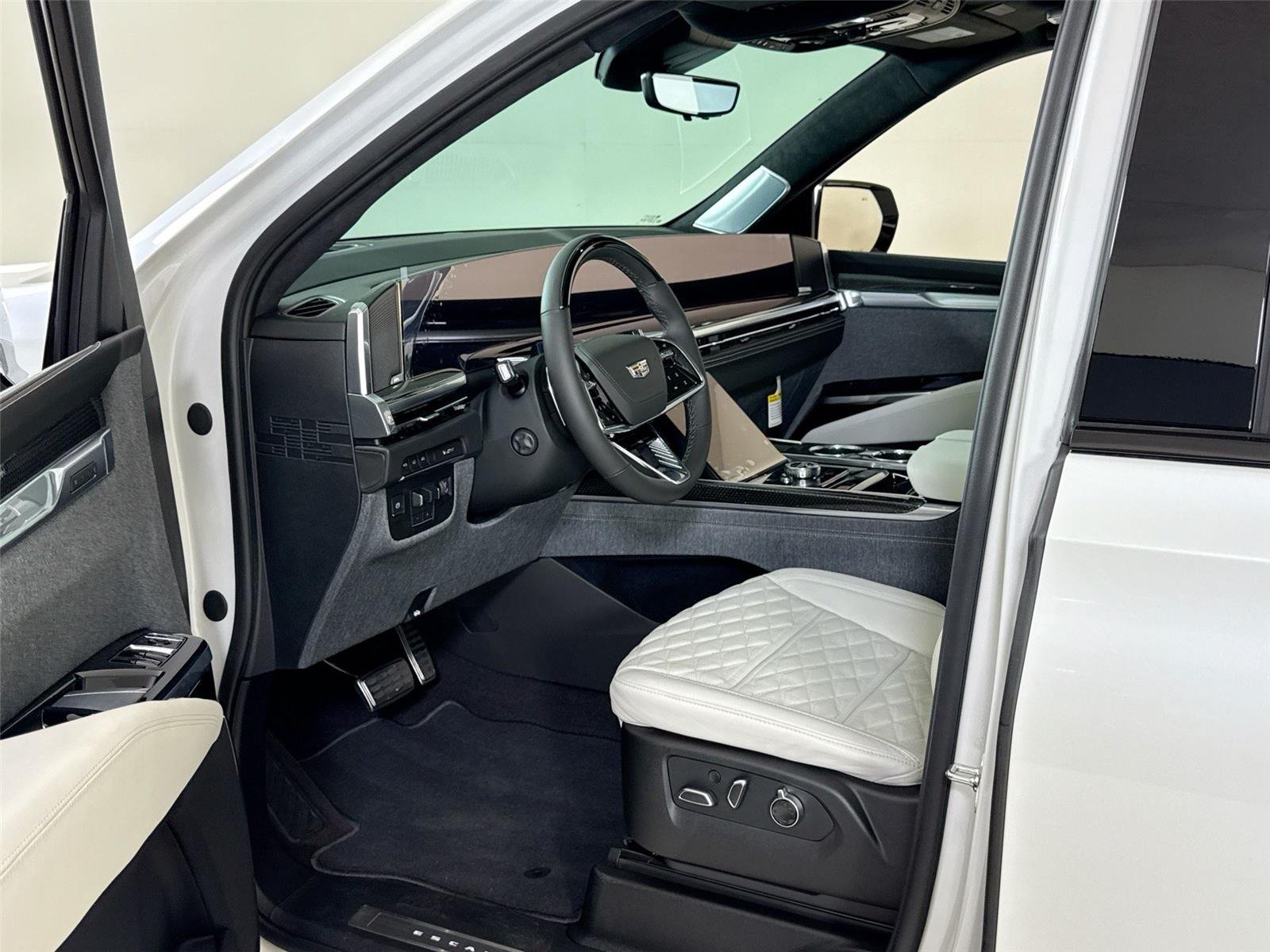 2025 Cadillac Escalade ESV V-Series photo 11