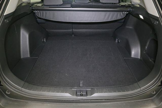 2025 Toyota RAV4 XLE photo 10