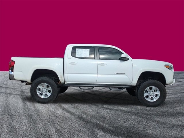 2018 Toyota Tacoma SR5 photo 2
