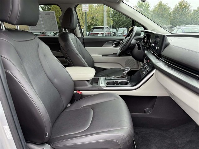 2022 Kia Carnival LX photo 15