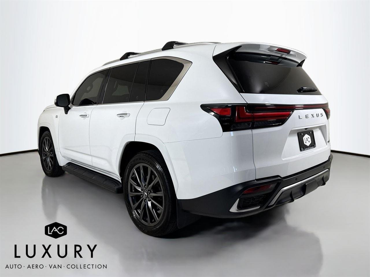 2023 Lexus LX 600 F SPORT photo 5
