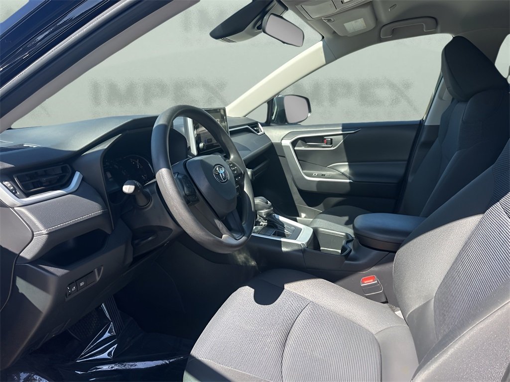 2024 Toyota RAV4 LE photo 8