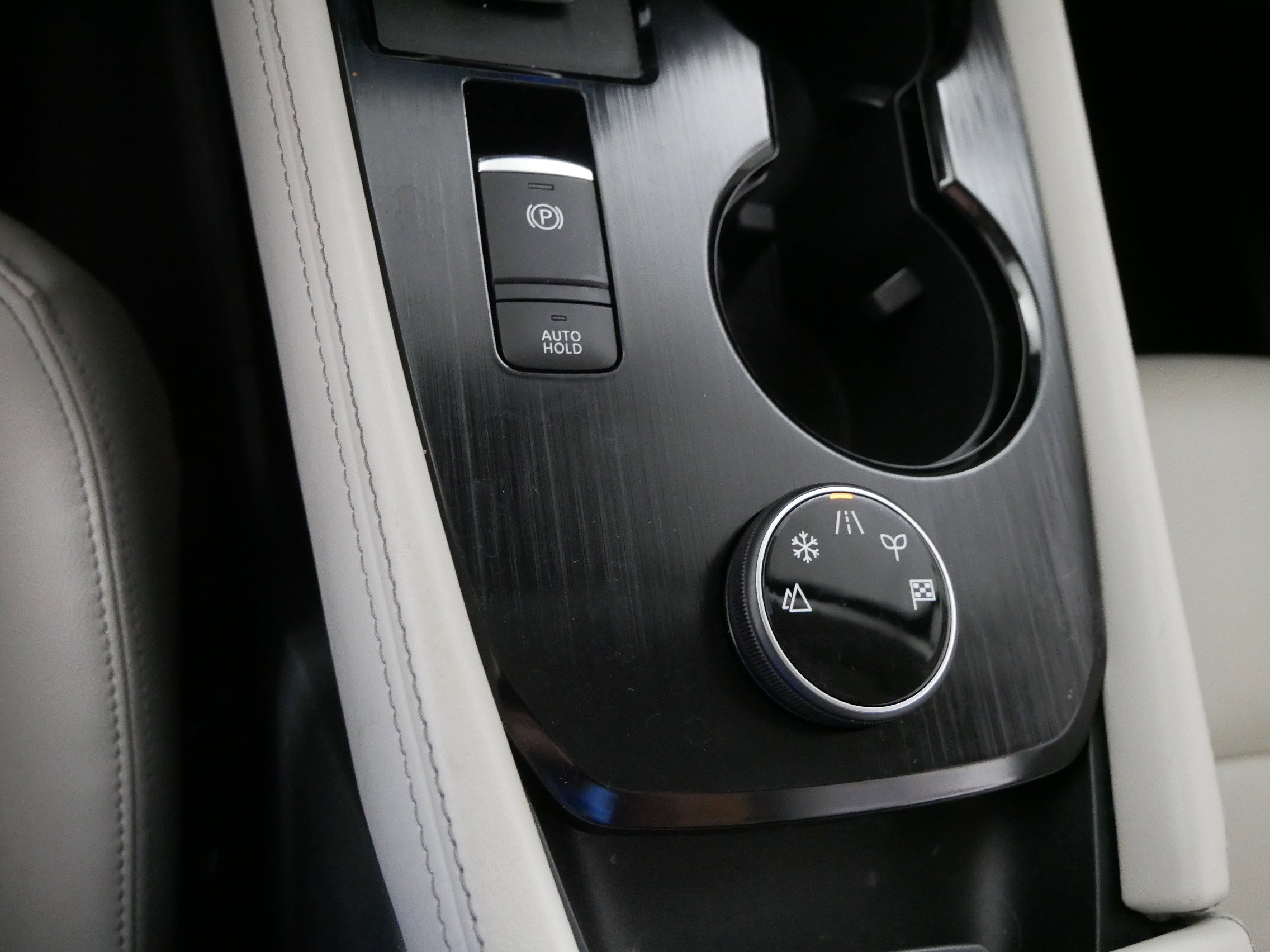 2022 Nissan Rogue SL photo 26