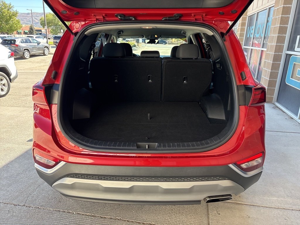 2020 Hyundai Santa Fe SE photo 3