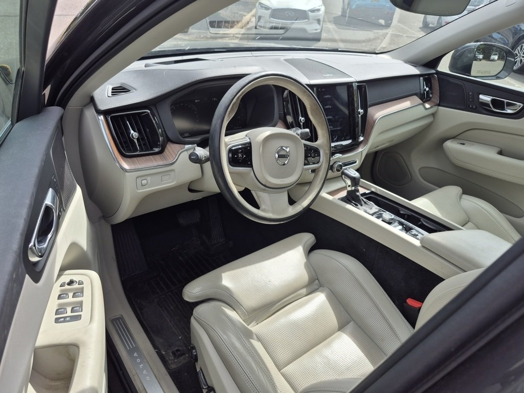 2019 Volvo XC60 T5 Inscription photo 8