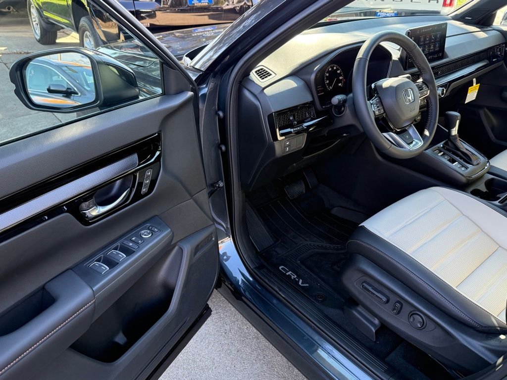 2025 Honda CR-V Hybrid Sport Touring photo 9