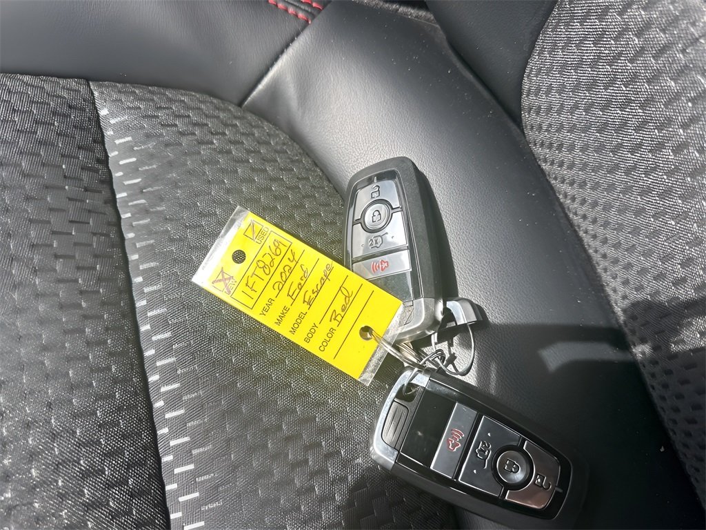 2024 Ford Escape ST-Line photo 30