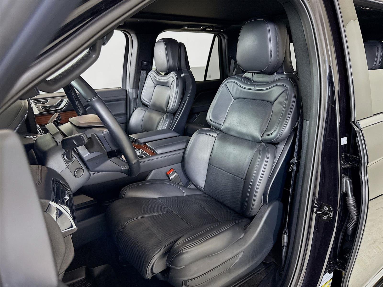 2024 Lincoln Navigator L Reserve photo 8