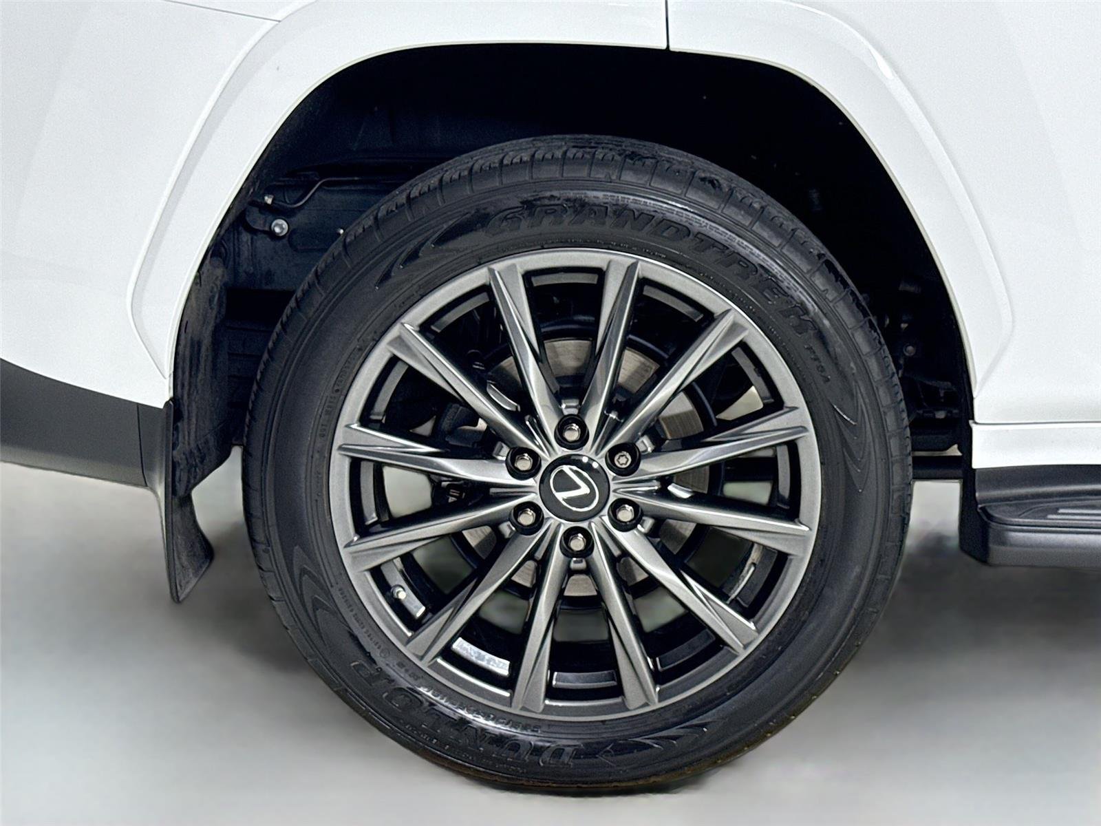 2023 Lexus LX 600 F SPORT photo 35