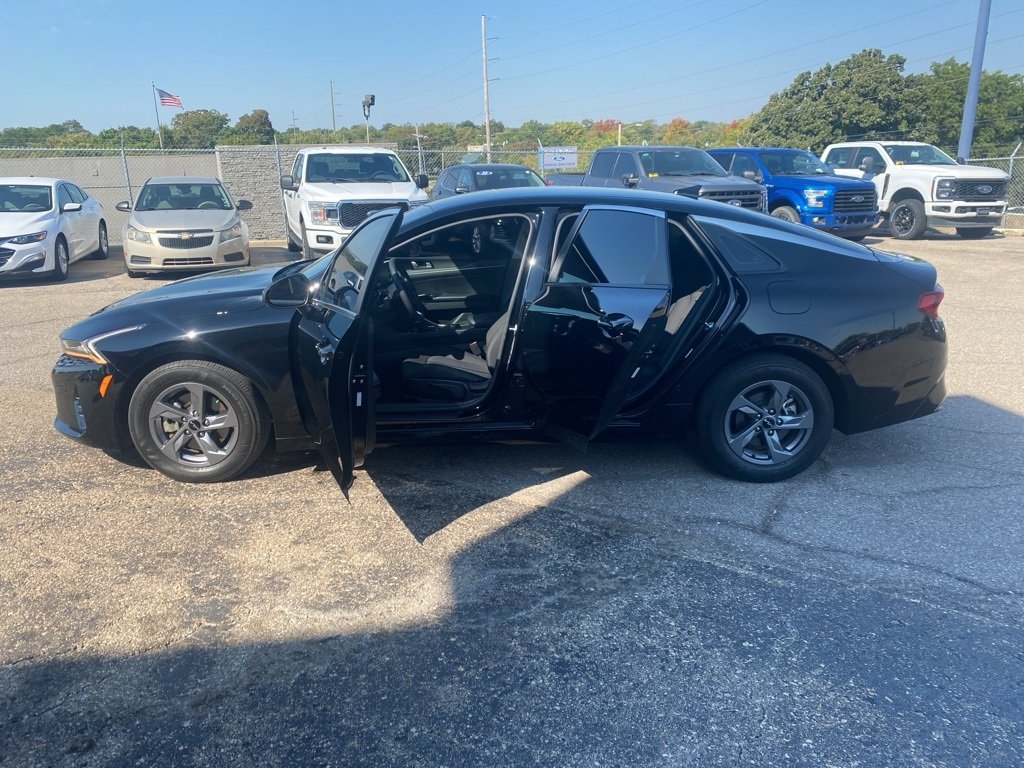 2023 Kia K5 LXS photo 4