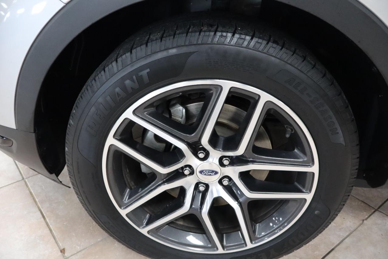 2019 Ford Explorer Sport photo 24