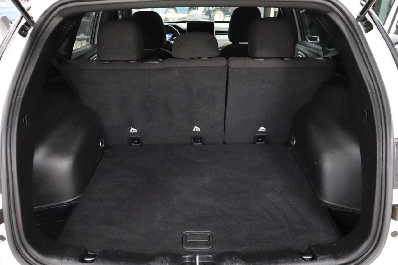 2023 Jeep Compass Sport photo 16