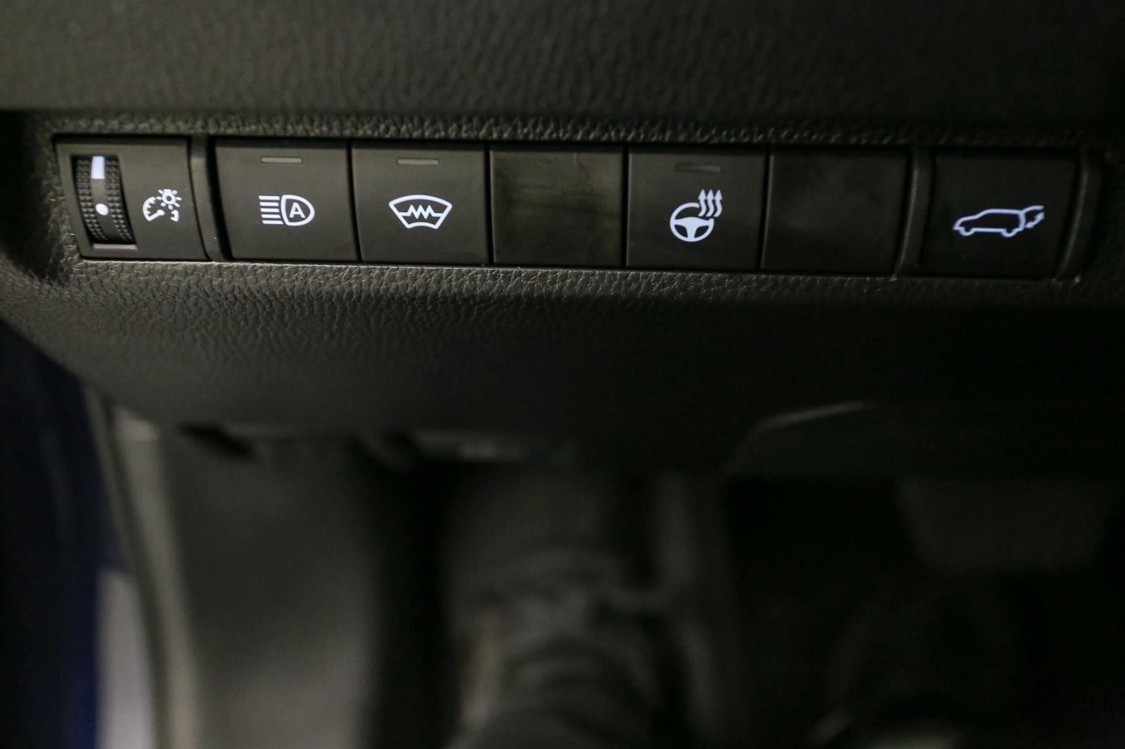2024 Toyota RAV4 XLE photo 34
