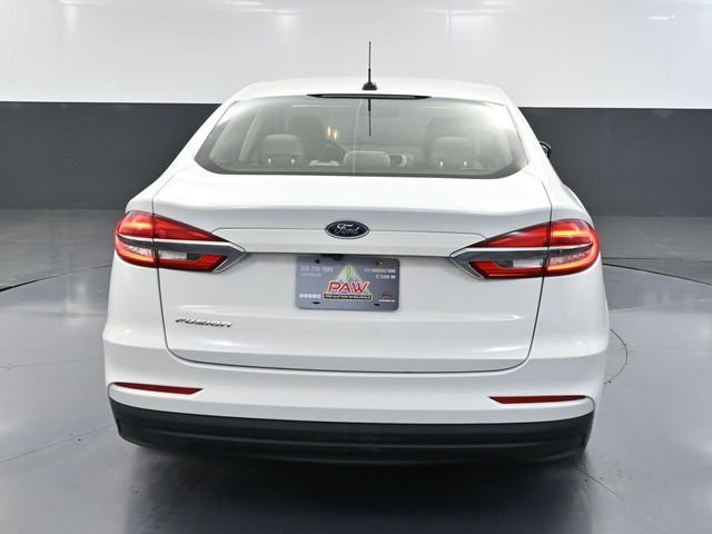 2019 Ford Fusion S photo 4