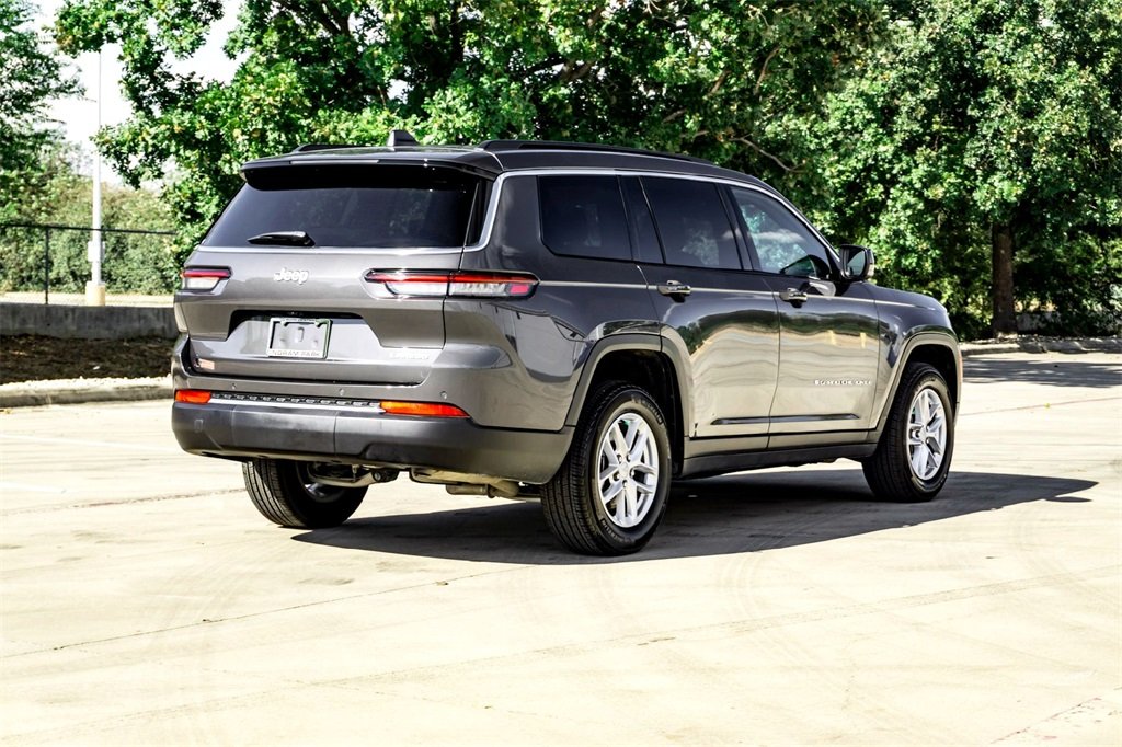2025 Jeep Grand Cherokee Laredo photo 4