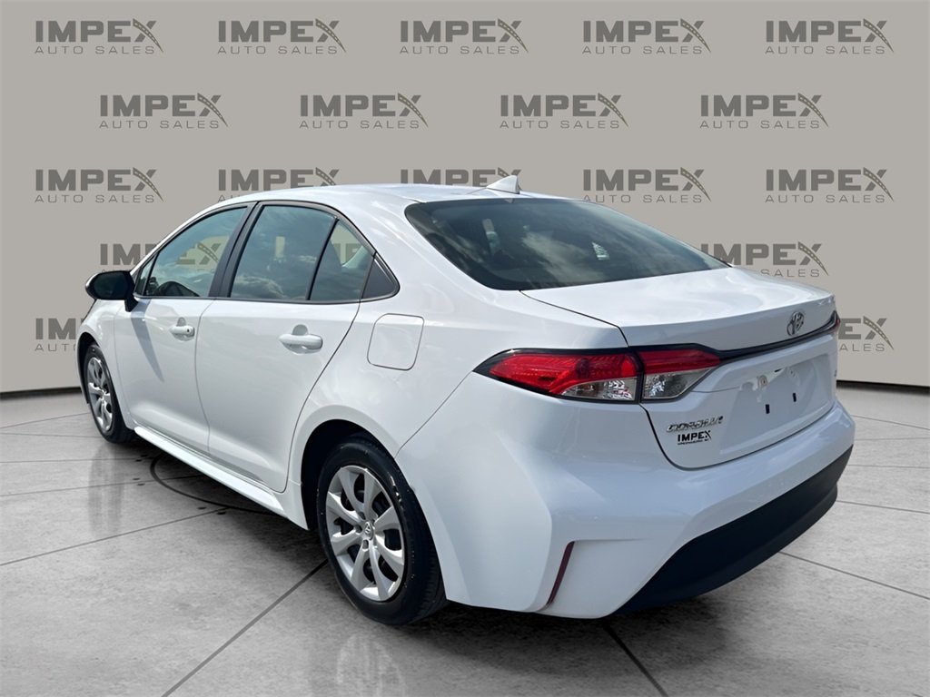 2024 Toyota Corolla LE photo 3