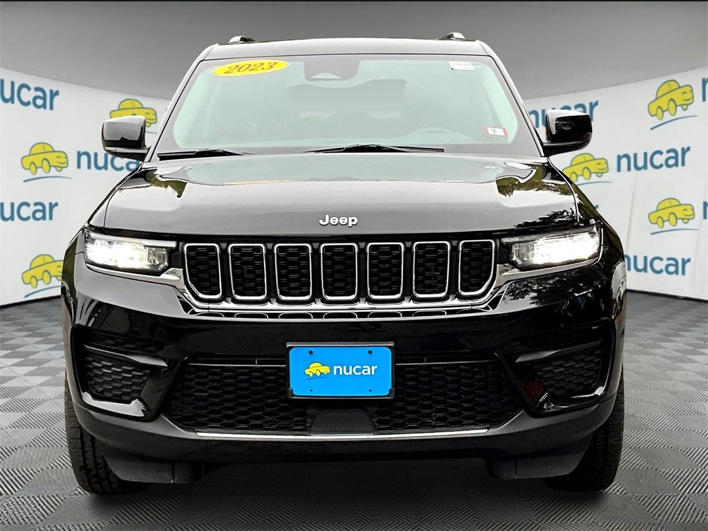 2023 Jeep Grand Cherokee Laredo photo 2