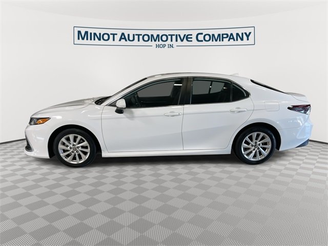 2023 Toyota Camry LE photo 5