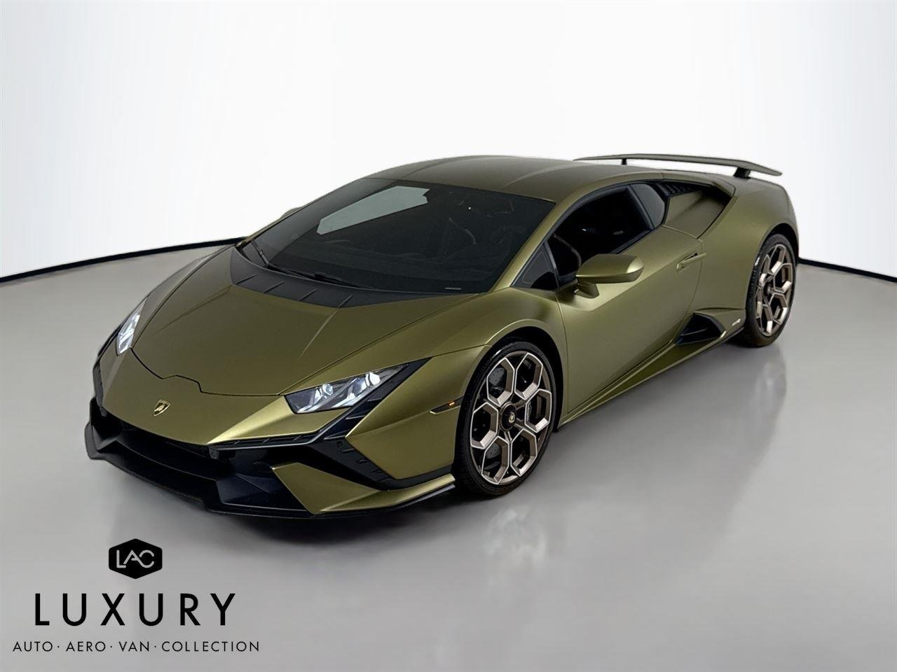 2023 Lamborghini Huracan Tecnica photo 2