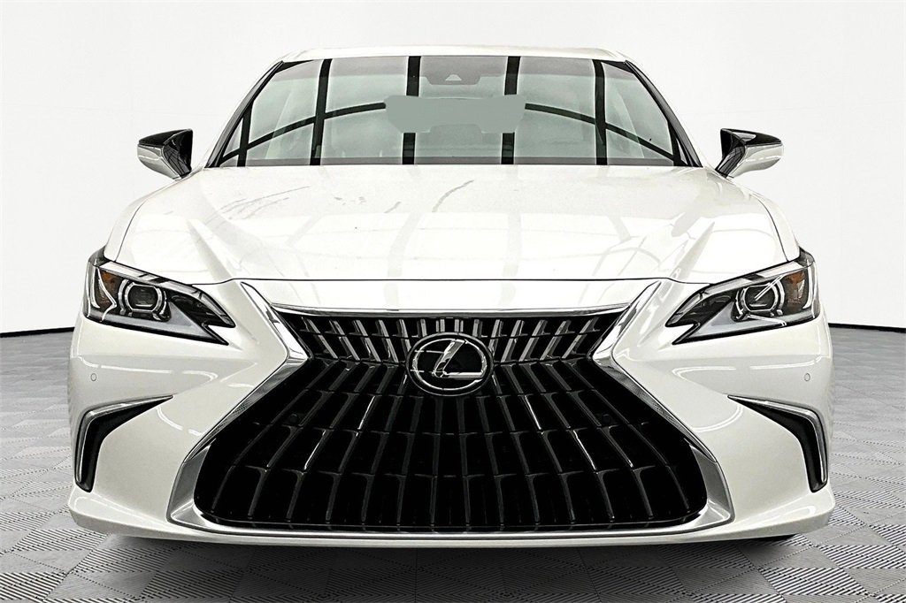 2024 Lexus ES 300h Premium photo 3