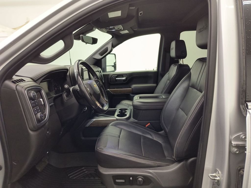 2021 Chevrolet Silverado 3500HD High Country photo 4