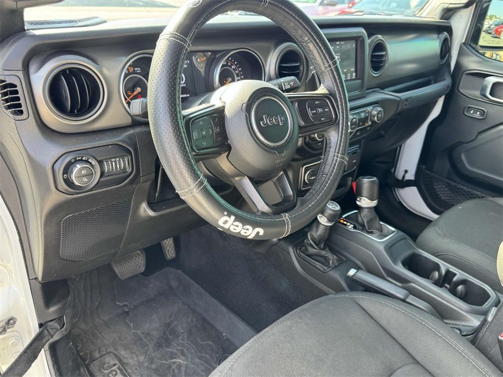 2022 Jeep Gladiator Willys photo 2
