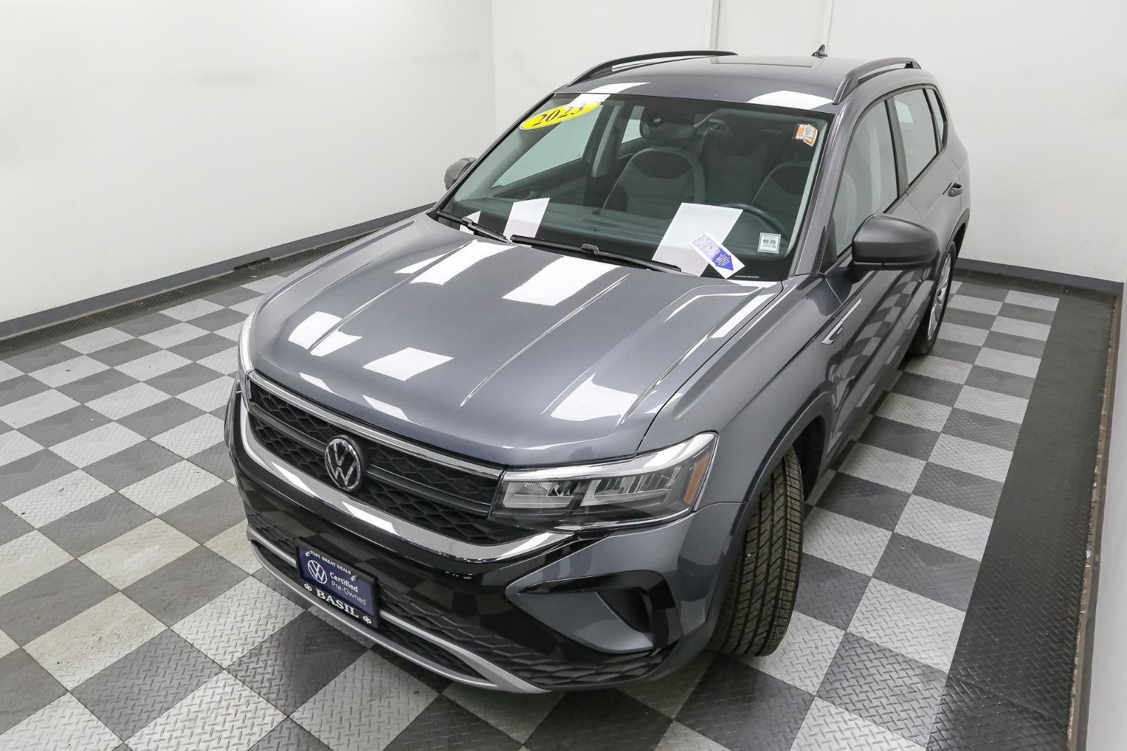 2023 Volkswagen Taos S photo 3