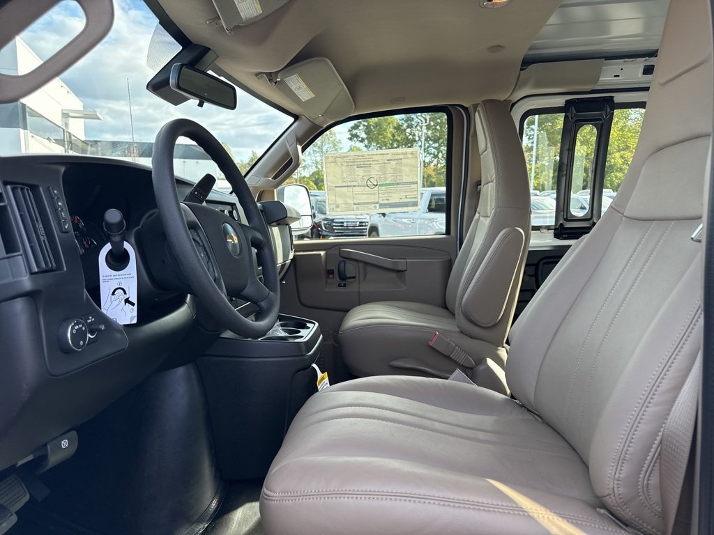 2025 Chevrolet Express 2500 Work Van photo 9