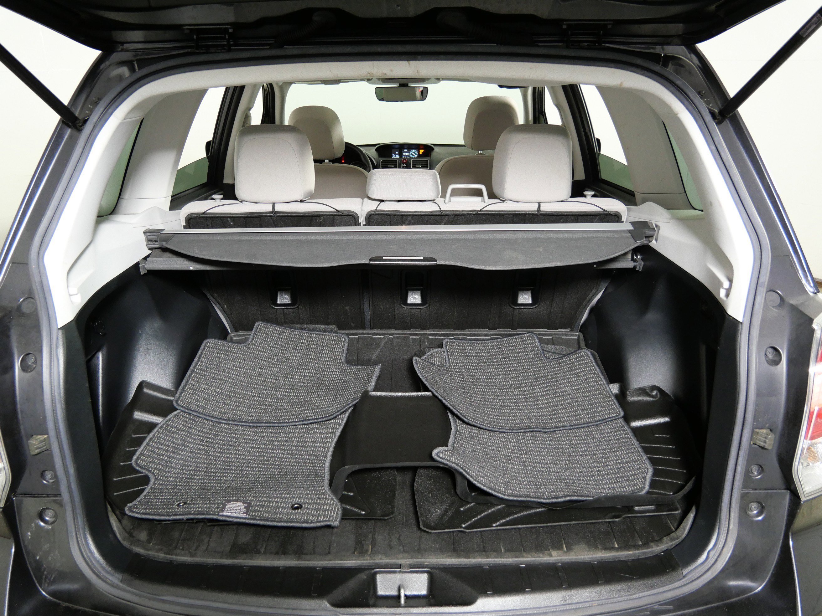 2017 Subaru Forester Premium photo 15