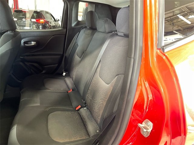 2023 Jeep Renegade Latitude Upland photo 21