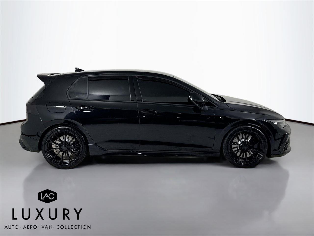 2025 Volkswagen Golf R photo 3