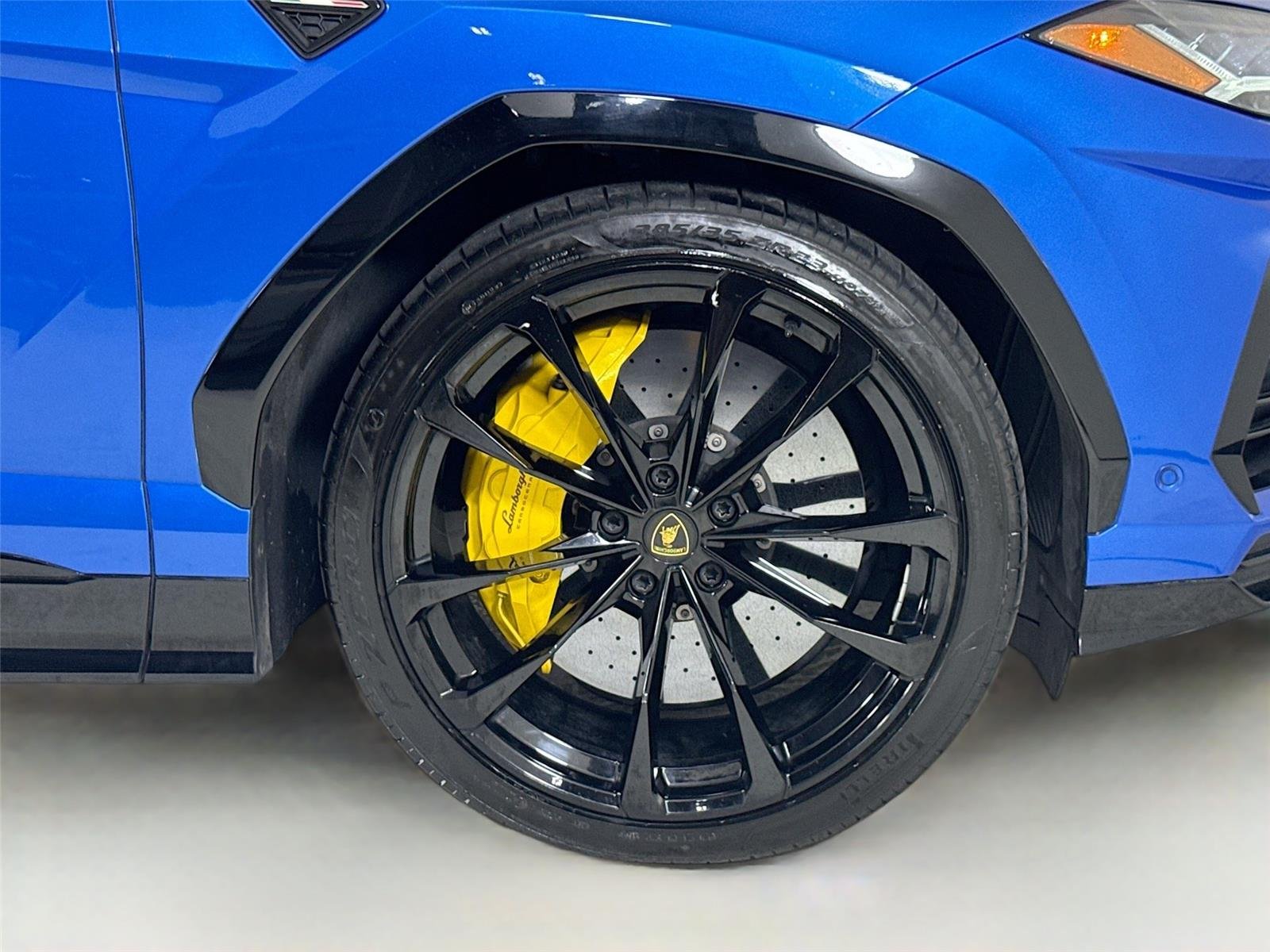 2022 Lamborghini Urus photo 33