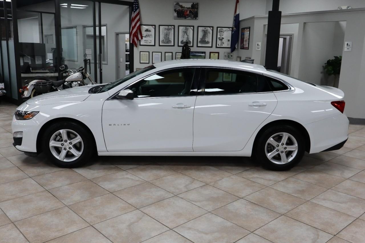 2020 Chevrolet Malibu LS photo 2