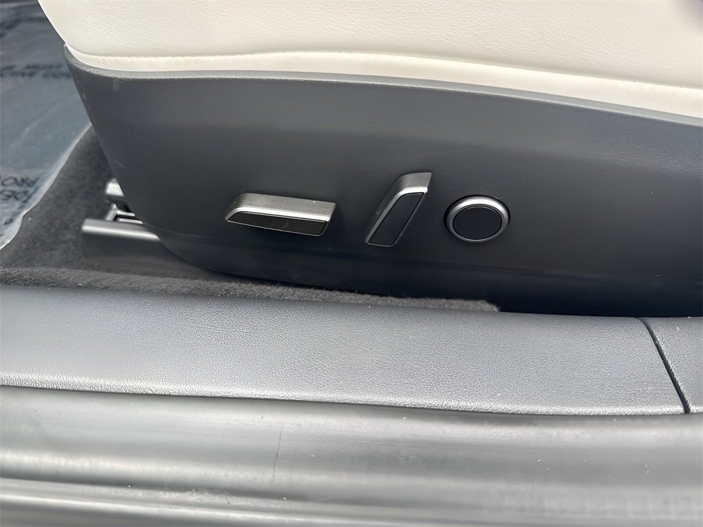 2023 Tesla Model 3 photo 10