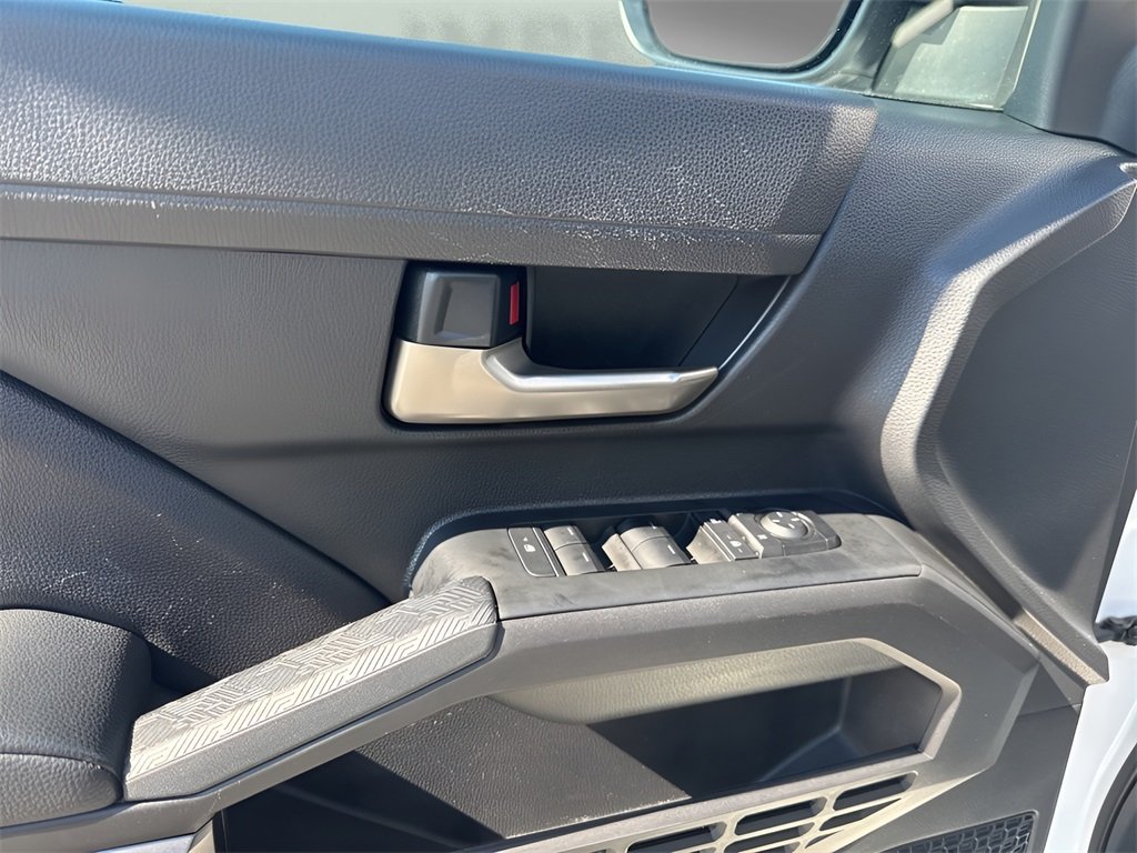 2025 Toyota Tacoma TRD Off-Road photo 23