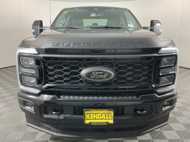 2025 Ford F-350 photo 2