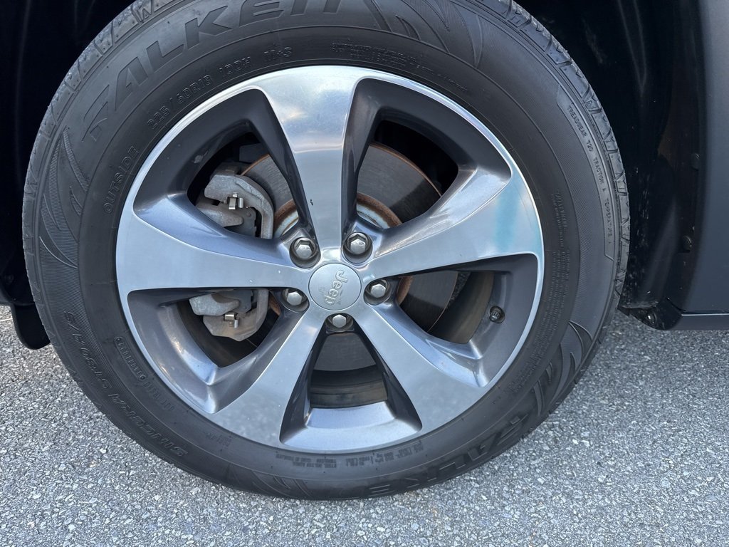 2019 Jeep Cherokee Limited photo 17